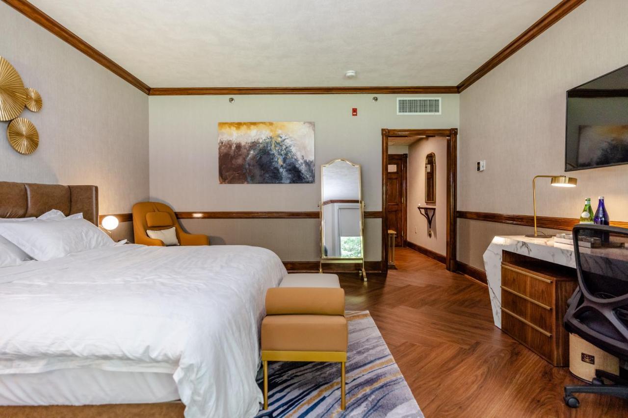 Chateau Merrimack Hotel & Spa Tyngsboro Exterior foto